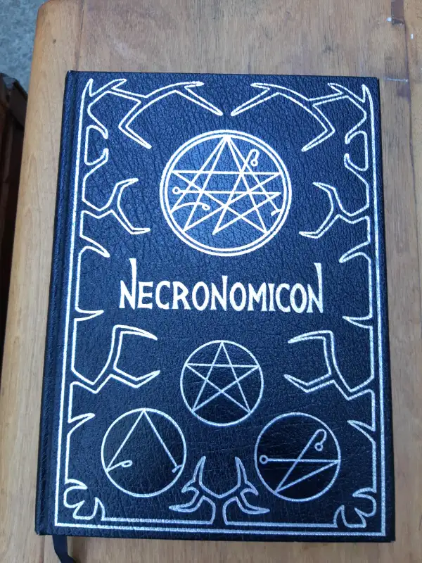 NECRONOMICON - Magie ☆NOIRE☆  *¡neuf / new! $3333.33 in Textbooks in City of Montréal - Image 2