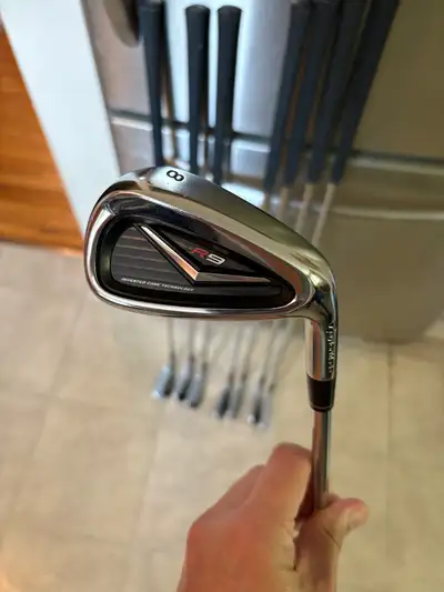 Taylormade R9 irons 4-G, 8 clubs, RH, stiff, View more