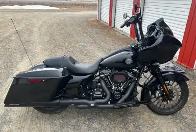 Stunning 2021 Harley Davidson Road Glide Special, loaded with premium upgrades and aggressive stylin...