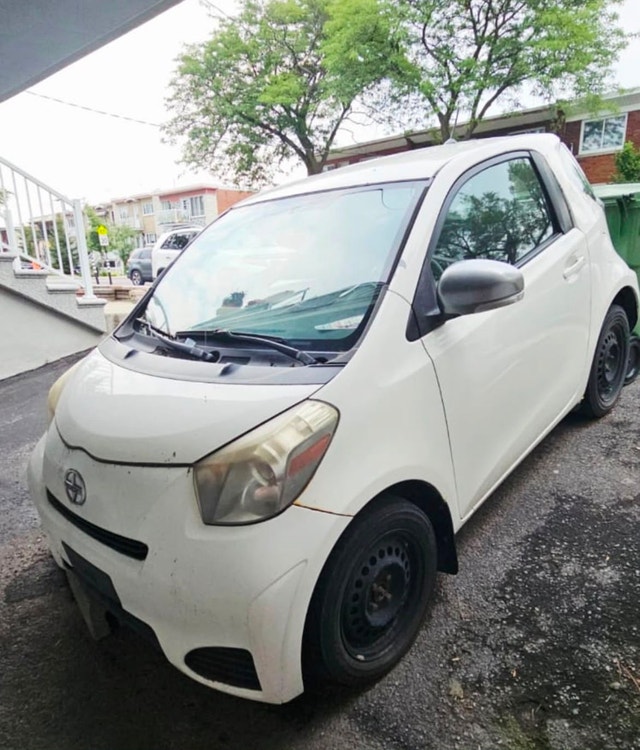 Scion iQ 2012 – 219 000 km - Pour route ou pièces - Vendue telle