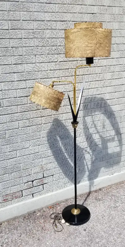Thau’s Cdn mcm atomic metal floor lamp 2 fibreglass shades 1950s in Indoor Lighting & Fans in Ottawa - Image 3