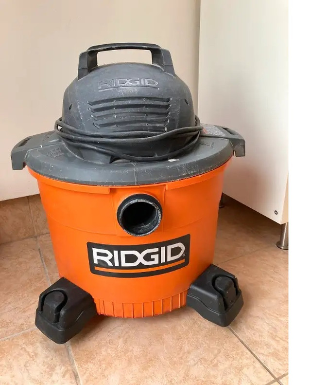 RIDGID 9 Gallon Shop Vac incl accessories, manual | Power Tools | City of  Toronto | Kijiji