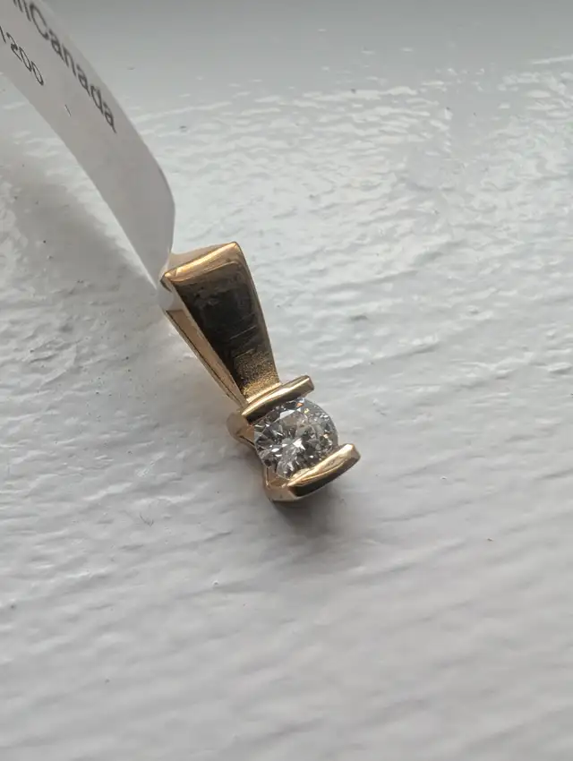 Brand New 14K Yellow Gold Diamond Pendant For Sale in Jewellery & Watches in London - Image 9