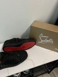 Authentique Louboutin size 9