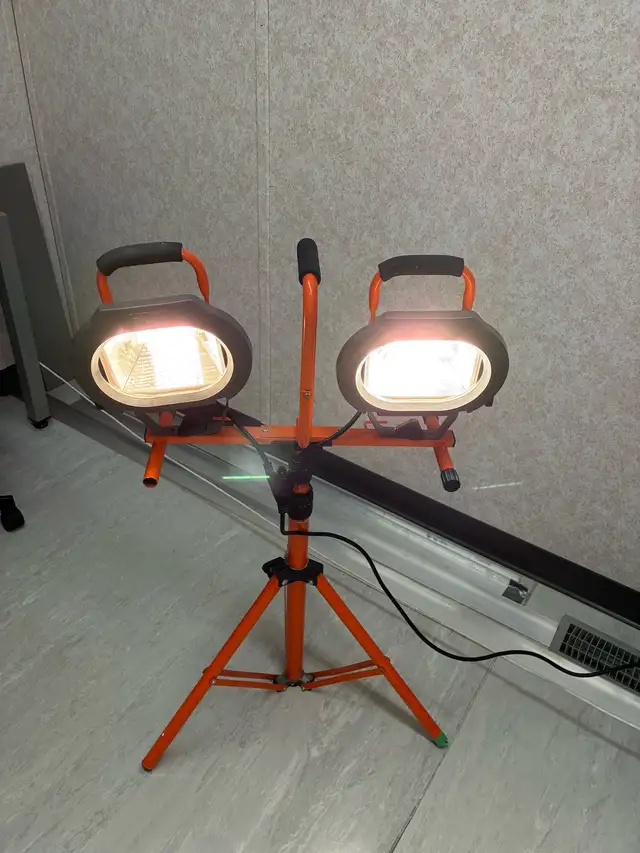 Reduced - Job site light