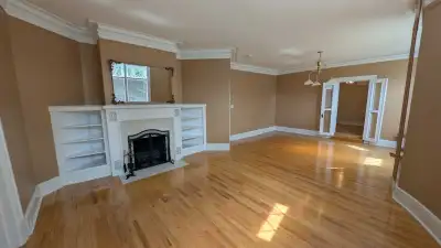 Spacious and move-in ready, this 2 bedroom, 1st floor apartment is located in north end Sydney locat...