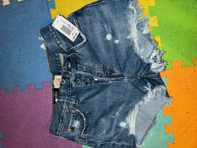 brand new Levi 501 shorts size 25, View more
