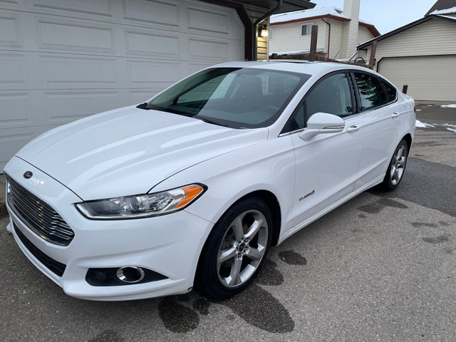 2014 Ford Fusion Hybrid  in Cars & Trucks in Calgary - Image 2
