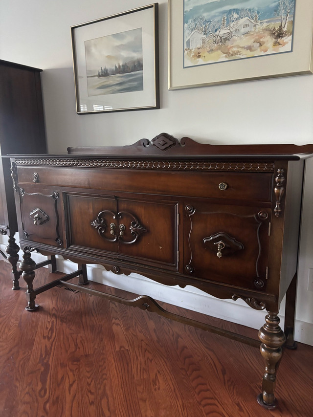 Antique 1930s Buffet / Credenza in Hutches & Display Cabinets in Calgary - Image 2