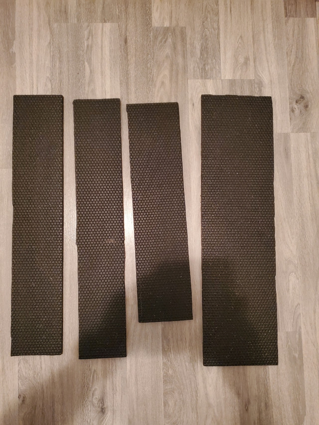 8 Rubber mats various size in Exercise Equipment in Ottawa - Image 2