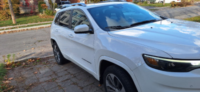 Jeep Cherokee Overland 2019 Only 62,000km