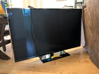 Panasonic TC-P60ST60 from 2013. TV works, Smart functions may not, it is old. Worked well with a Chr...