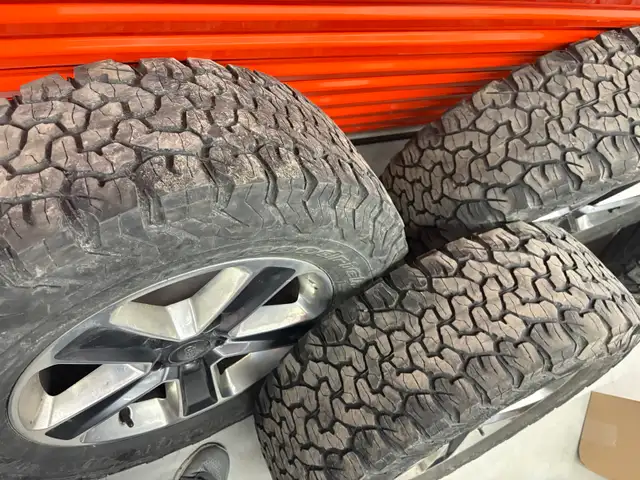 18” Jeep Rims & Tires 275/65R18 (Load E) w/ TPMS – $800 in Tires & Rims in City of Halifax - Image 4