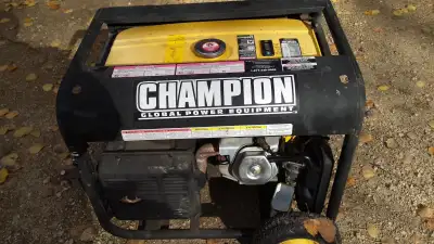 Champion gas generator . Electric start 6500 / 5500 surge / running watts . Starts well, runs well,...