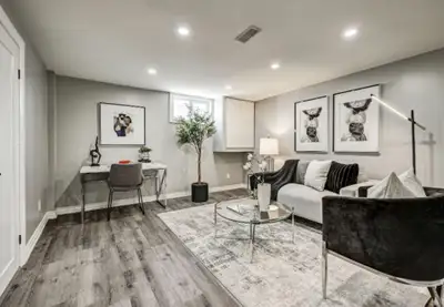 1454 Evangeline Drive, Oshawa $1,800/month + 50% utilities Available October 15 Newly Renovated | Se...
