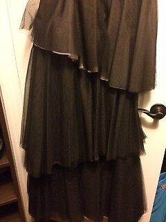 High end BCBG evening gown in Women's - Dresses & Skirts in Markham / York Region - Image 2