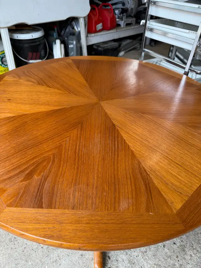 Mcm round teak coffee table in Coffee Tables in Edmonton - Image 2