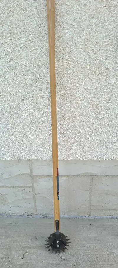 Wheel (lawn) edger by Garant Practica, View more