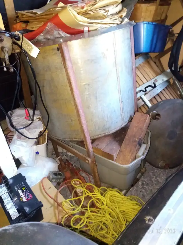 Large wine making collection in Hobbies & Crafts in St. Catharines - Image 3