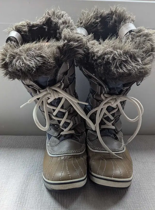 Sorel Women's Winter Boots - Size 9 in Women's - Shoes in City of Toronto - Image 4