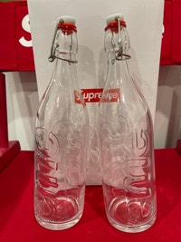 FW21 Supreme Swing 1.0 L bottle (set of 2) glass water bottles Markham / York Region Toronto (GTA) Preview