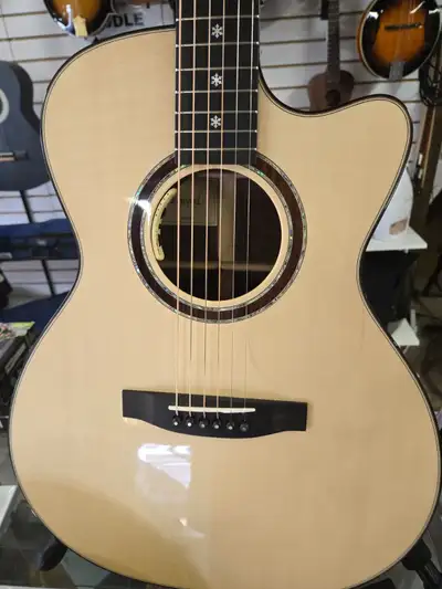 Xmas store blow out. LAKEWOOD M32cp, View more