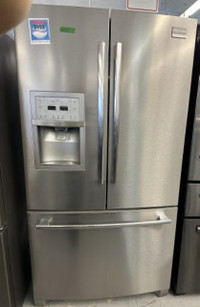 Réfrigérateur gris 3 portes à 2 battants FRIGIDAIRE