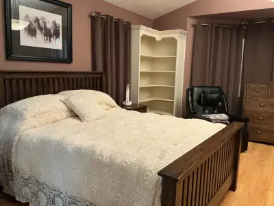 Large Private Room for Rent in Beautiful Douglas Glen Home