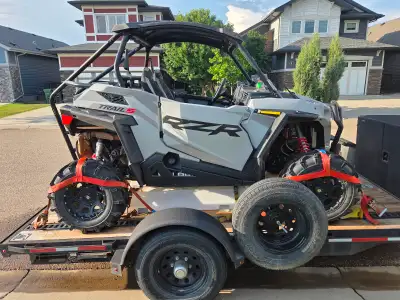 2022 RZR 1000 Ultimate. 2000 km, 100 hours. C/W Low pro sliders, 1/2 windshield, 3500 winch, cargo b...