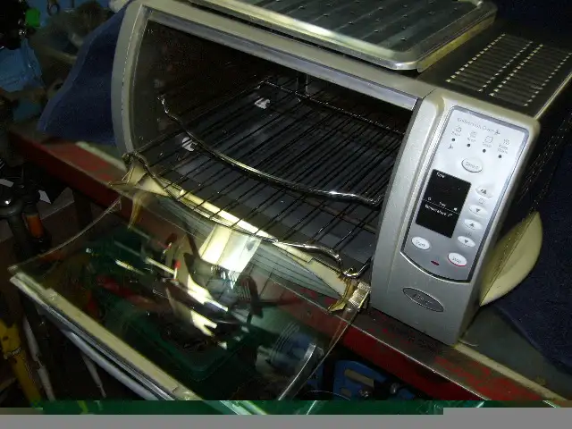 Rechaud (Four) a conviction Oster. Gris/noir. Tres propre. in Stoves, Ovens & Ranges in Longueuil / South Shore - Image 4