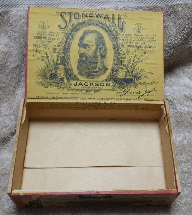 Stonewall Jackson Cigar Box 50 in Arts & Collectibles in Leamington - Image 2
