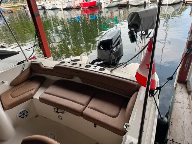 Bateau Stingray 201DC (20 pieds) 2022 in Powerboats & Motorboats in Granby - Image 10