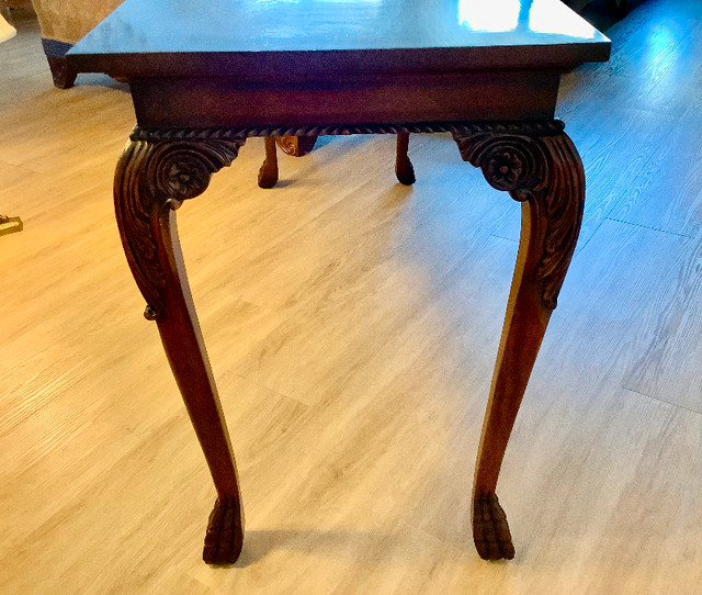 CHIPPENDALE STYLE MAHOGANY CONSOLE TABLE in Other Tables in Kitchener / Waterloo - Image 4