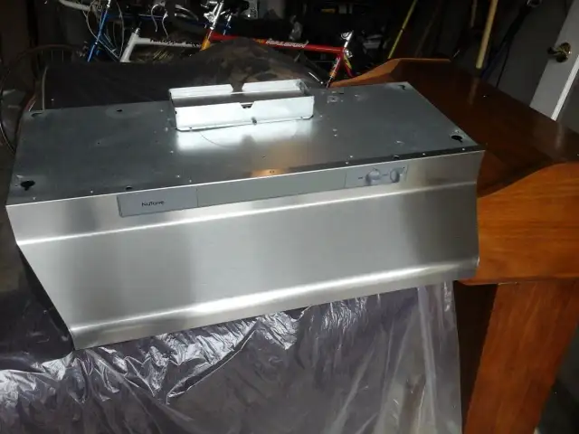 Nutone Stove Hood Fan in Stoves, Ovens & Ranges in Markham / York Region - Image 2