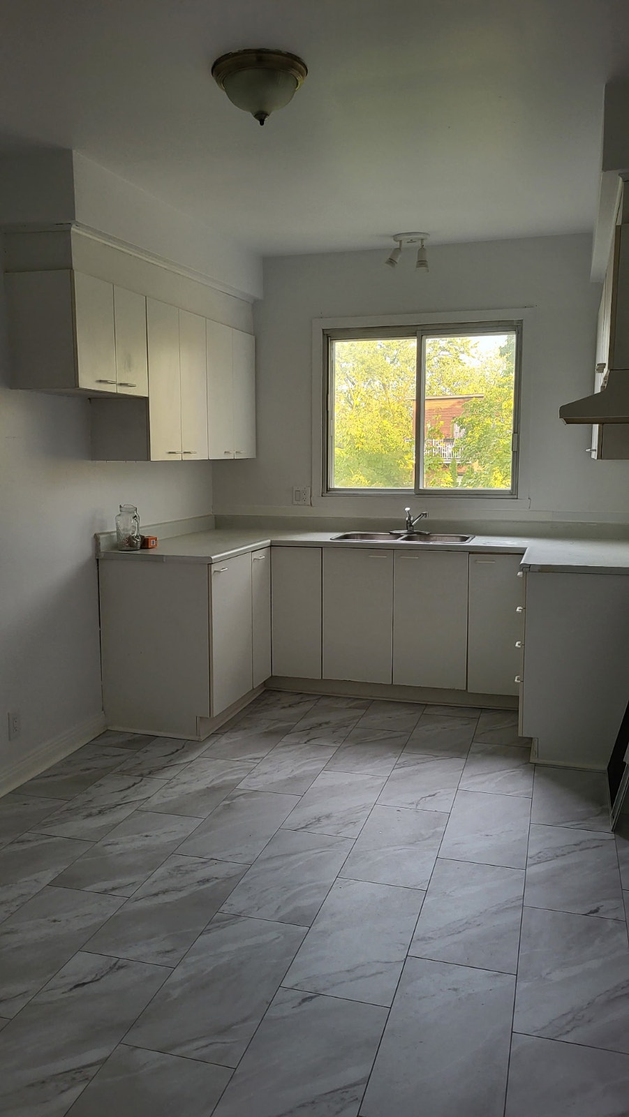 31/2 apt for rent V.S.L. 4