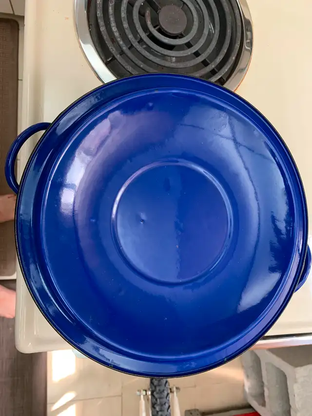 Enamel Pot -10"W x 4"H62863729966593122