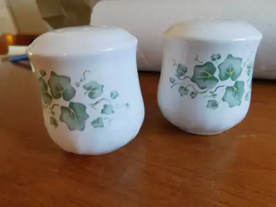 Vintage Corelle  Ivy Patterned Salt /Pepper shakers, View more