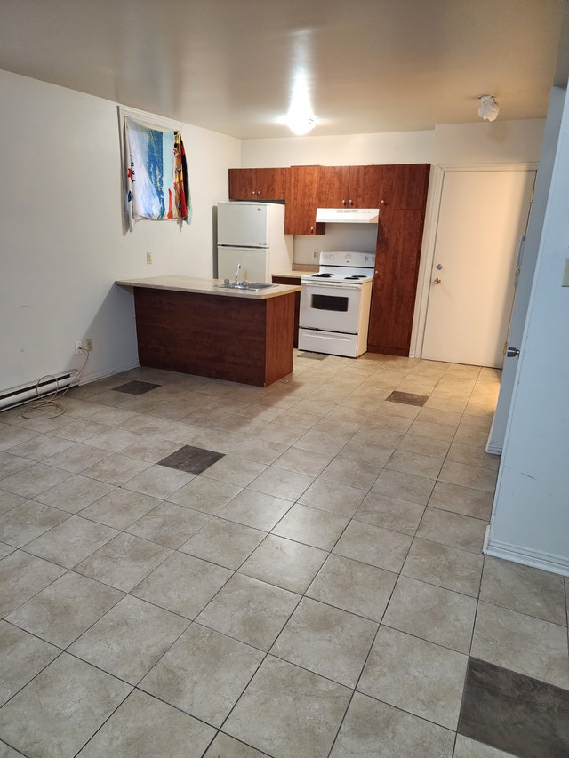 Appartement 2 1/2 à louer - Sauvé Ouest — photo 2