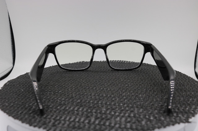 Razer Anzu Smart Glasses [RZ40-0363] - Rectangle Design (#37164) in Other in City of Halifax - Image 4