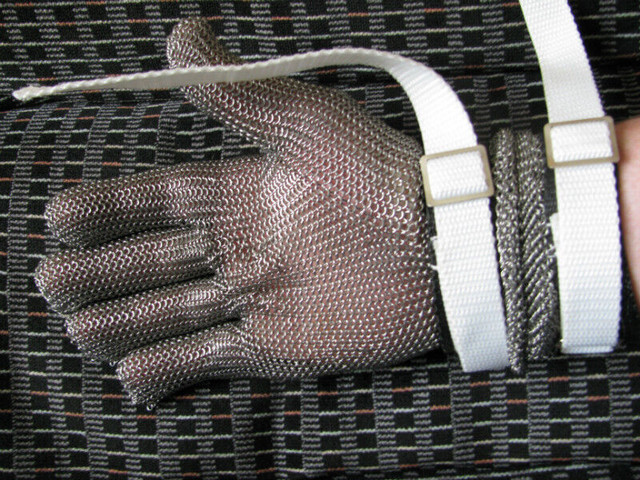 Mesh Glove in Other Business & Industrial in Moncton