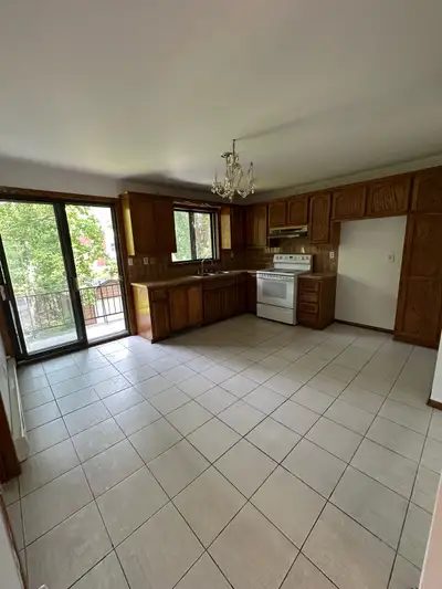 Appartement 4 1/2 à louer ( Boul de l ‘Acadie)
