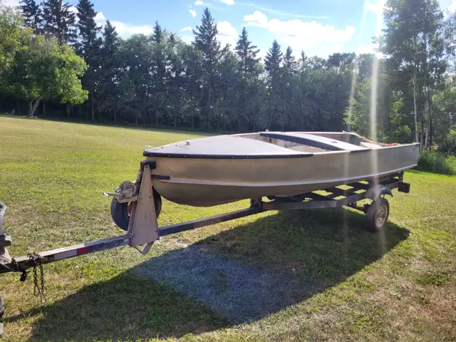 1960s Princecraft Boat in Powerboats & Motorboats in Prince Albert - Image 4