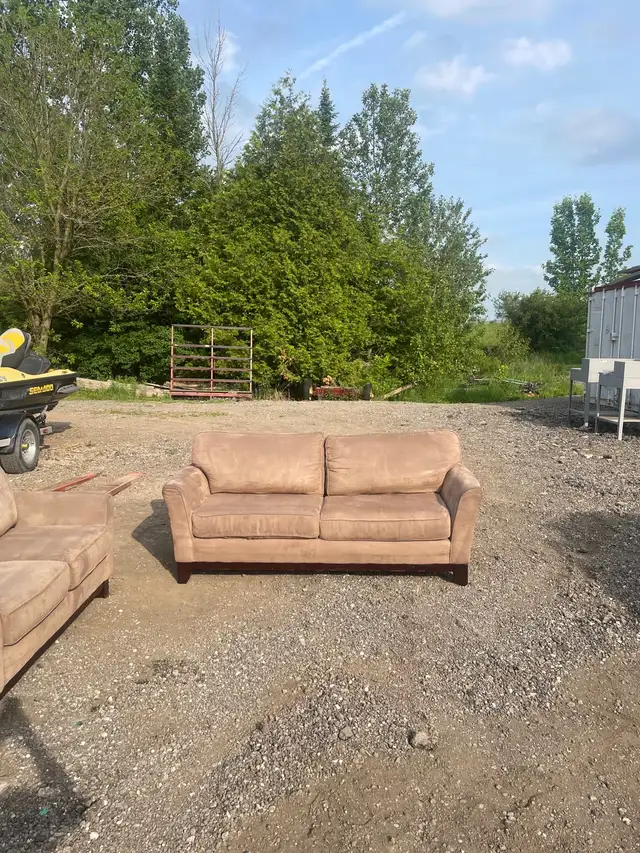 *FREE DELIVERY* Sklar Peppler Sofa & Loveseat62864365397250124