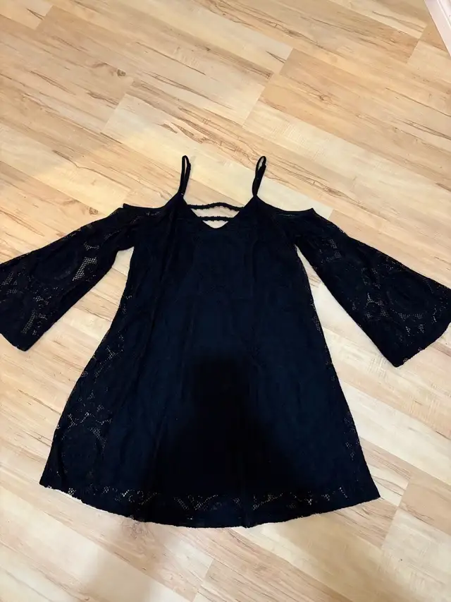 Robe noir  gr.M in Women's - Dresses & Skirts in Drummondville - Image 5