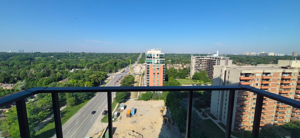 Rent a 1 Bedroom + Den Condo in Royal York/Eglinton Luxury Buil 4