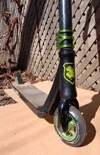 Lucky Strata Pro Scooter - Black & Metallic Green