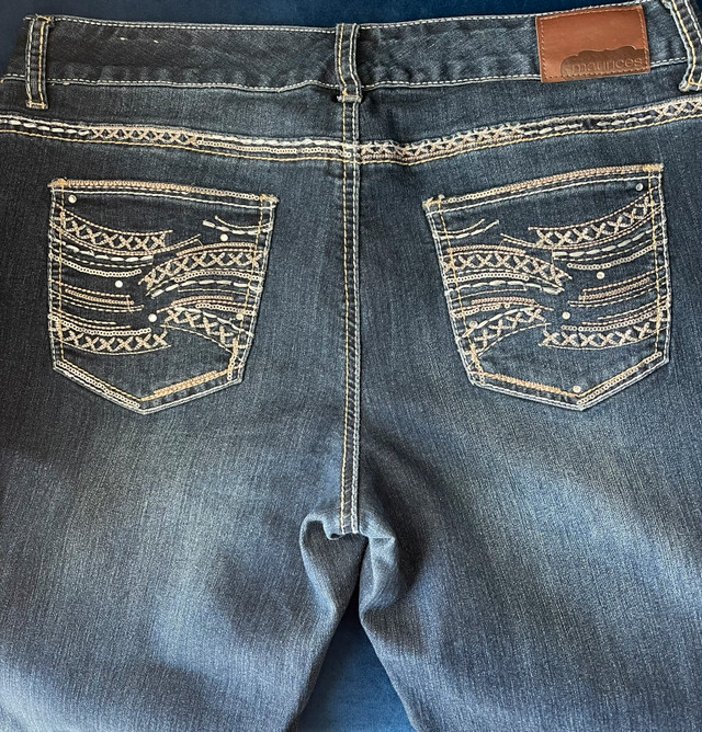 Maurices Boot Cut Low Rise Women’s Jeans; Embellished Pockets in Women's - Bottoms in Calgary - Image 2