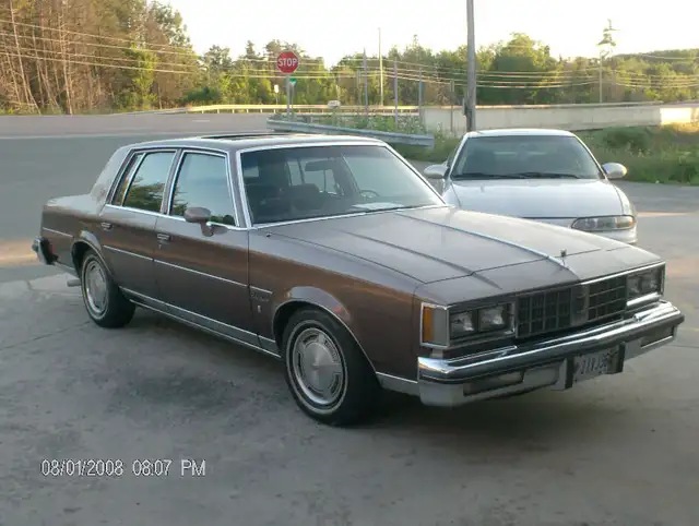 1984 Oldsmobile Cutlass Supreme Sedan Original Paint Only 103K in Classic Cars in Mississauga / Peel Region - Image 2