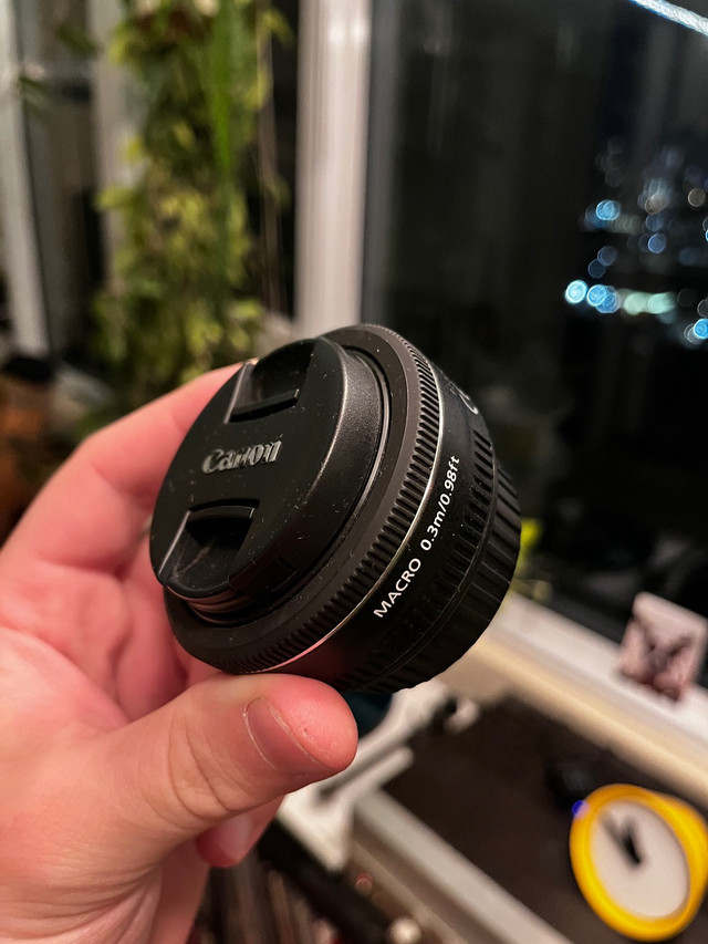 Canon 40mm f2.8 STM Pancake Lens in Cameras & Camcorders in Edmonton - Image 2