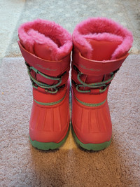 Kids winter boots (size 8) 
